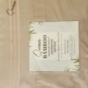BAMBOO Queen Sheet Set in Soft Cream and Light Pink